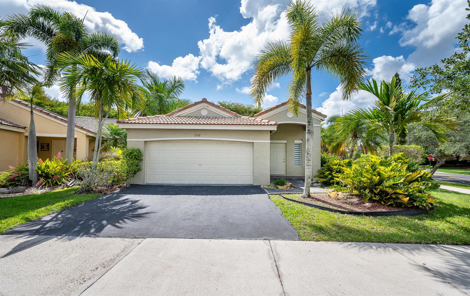 1252 Sabal Trail, Weston FL 33327