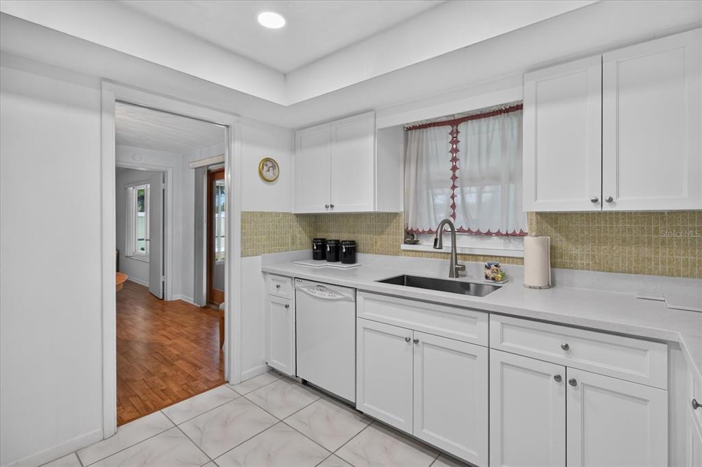 13497 OVAL DRIVE E, LARGO, FL — photo 5 of 30