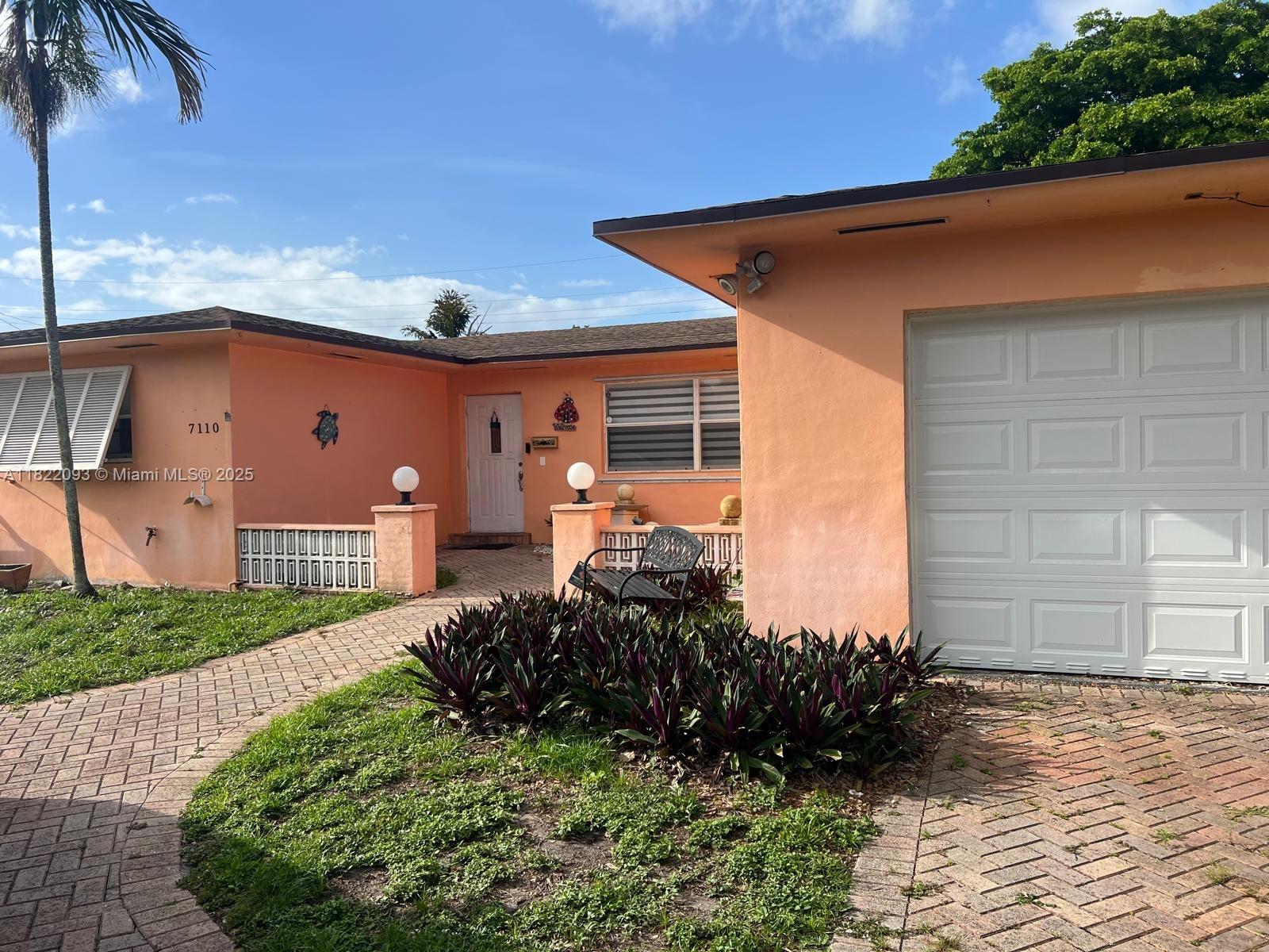 7110 SW 11th St, Pembroke Pines FL 33023