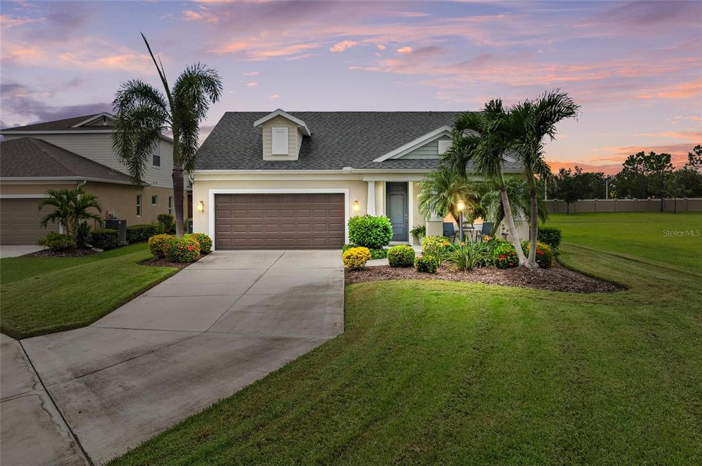 6908 WHITE WILLOW COURT