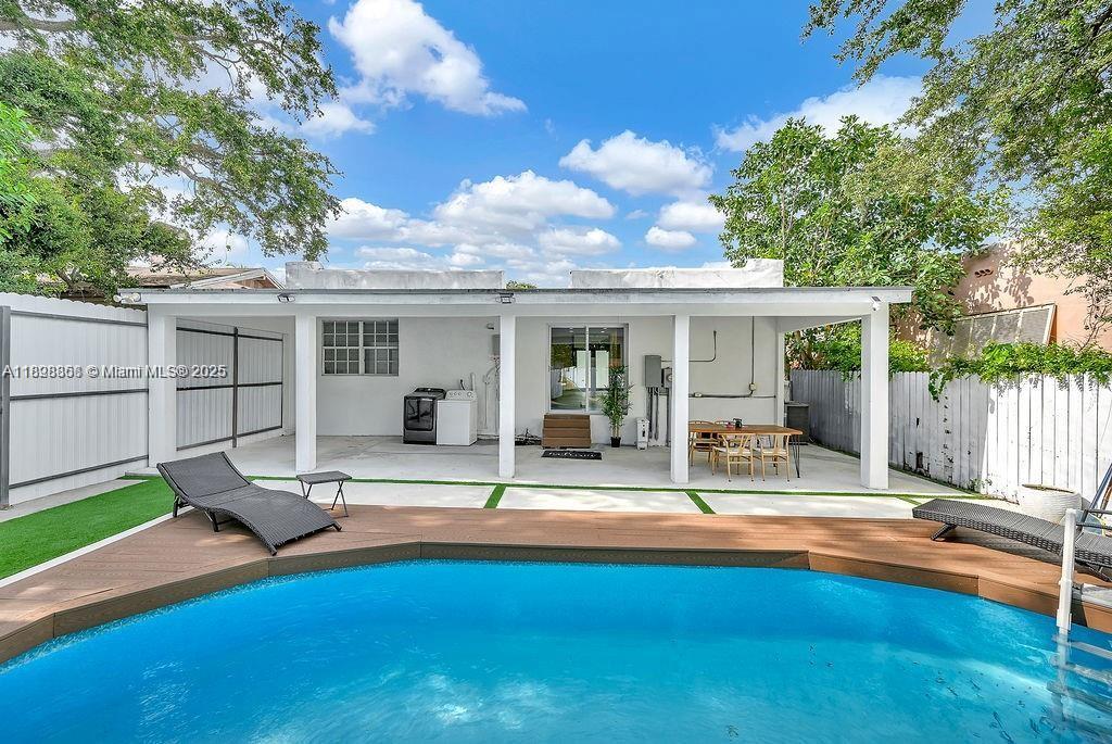 85 NW 47th St, Miami FL 33127