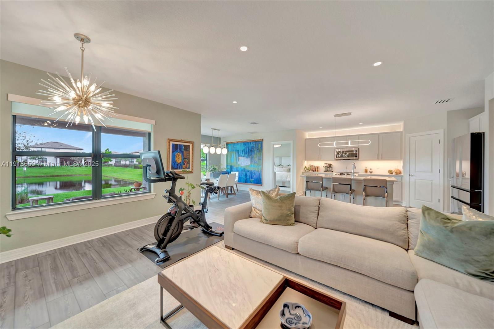 2941 Shortleaf Ave, Lauderdale Lakes FL 33311