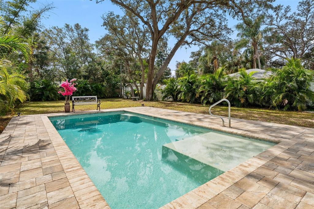 1061 SEDEEVA STREET, CLEARWATER, FL — photo 3 of 16