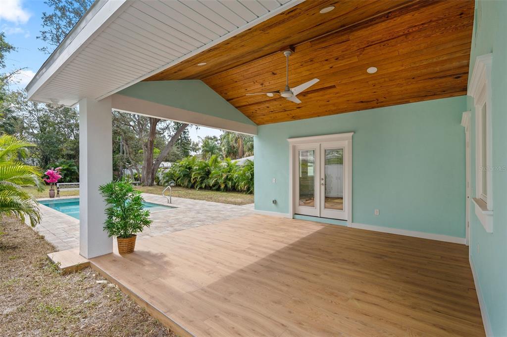 1061 SEDEEVA STREET, CLEARWATER, FL — photo 4 of 16
