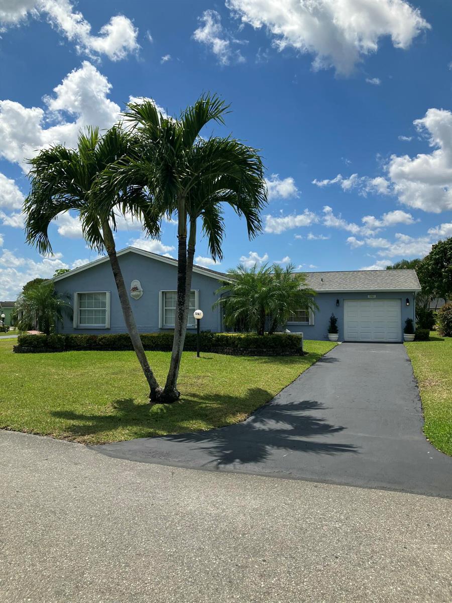 7261 Pine Forest Circle, Lake Worth FL 33467