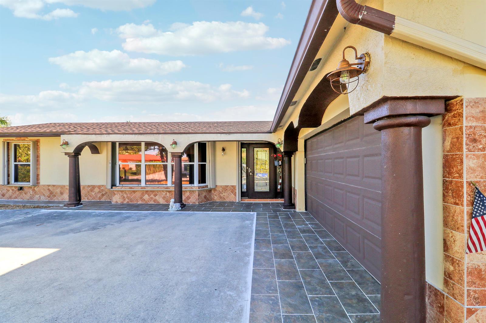 10868 Larch Court, Palm Beach Gardens FL 33418