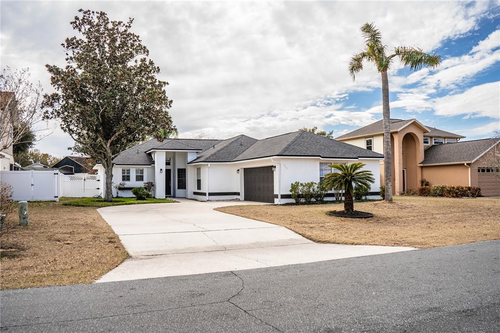 413 VINEYARD DRIVE