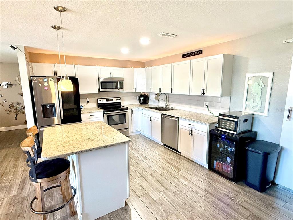 2815 SOUTHERN PARKWAY W, BRADENTON, FL — photo 4 of 17