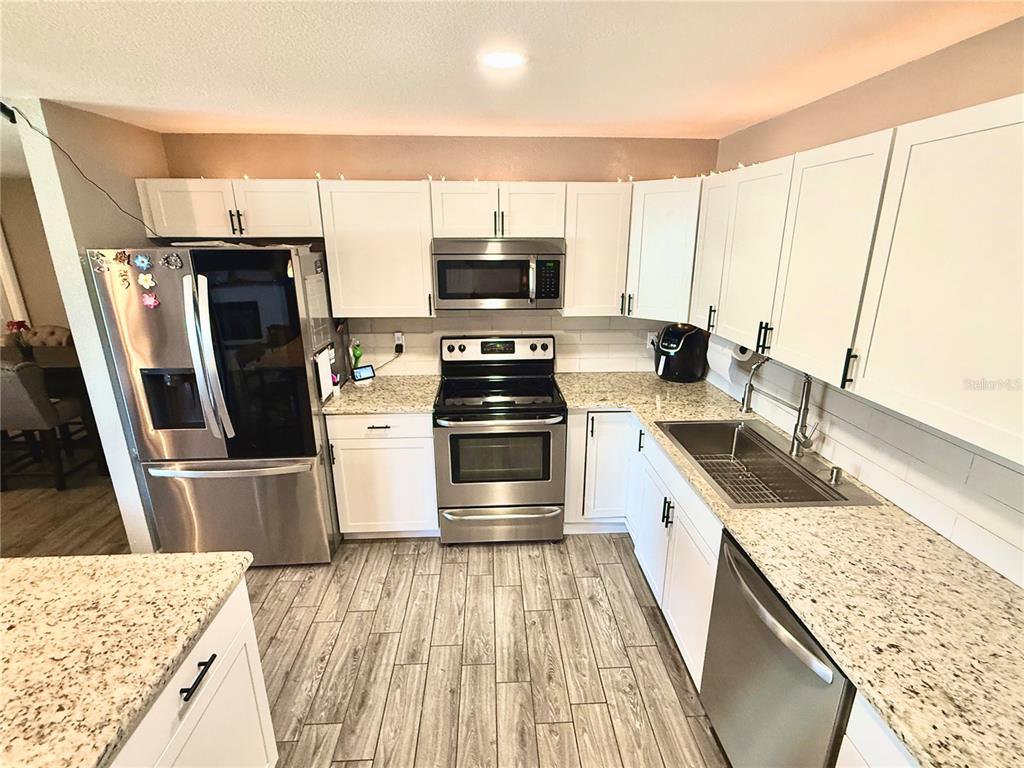 2815 SOUTHERN PARKWAY W, BRADENTON, FL — photo 5 of 17