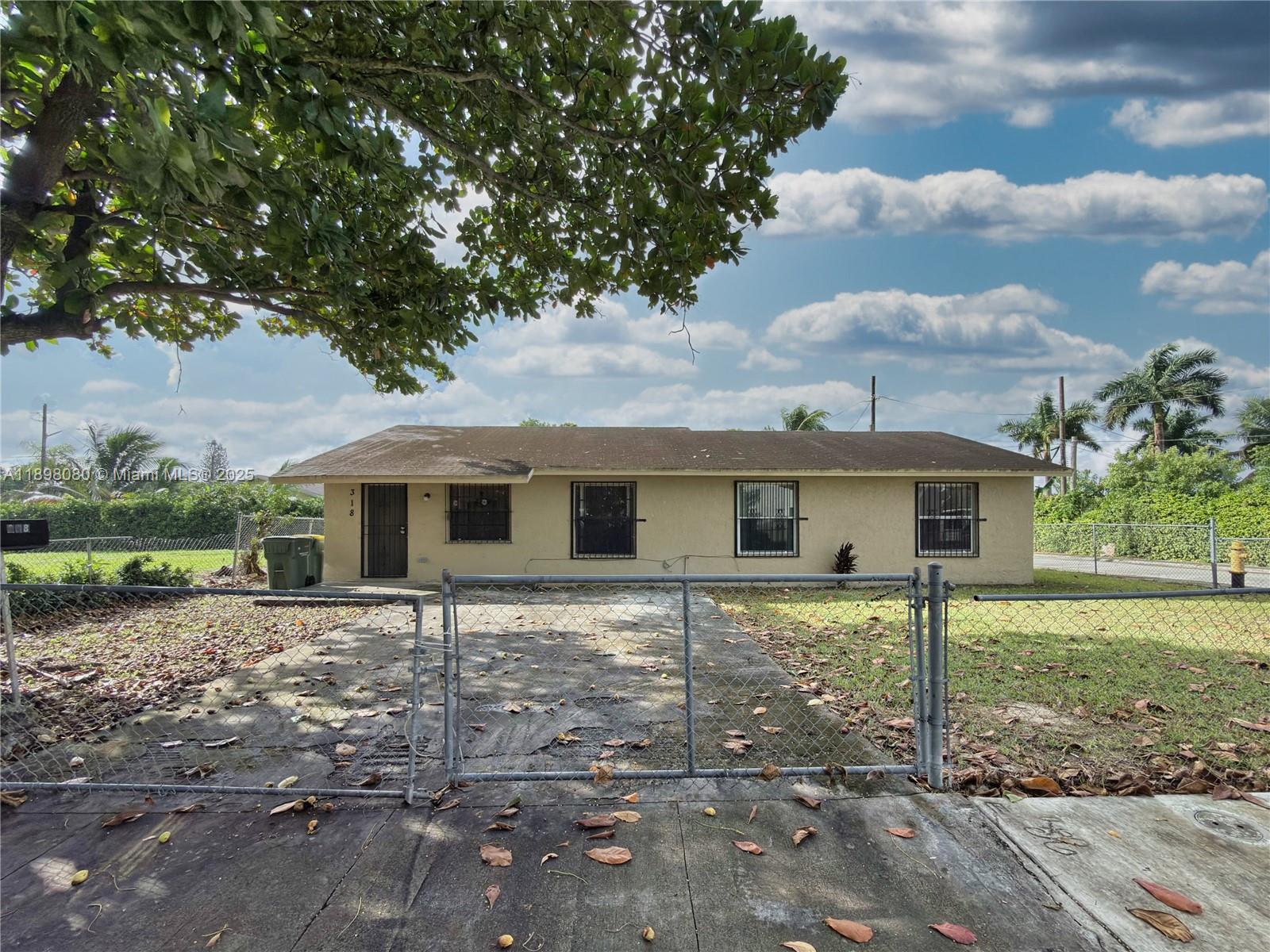 318 SW 5th St, Homestead FL 33030