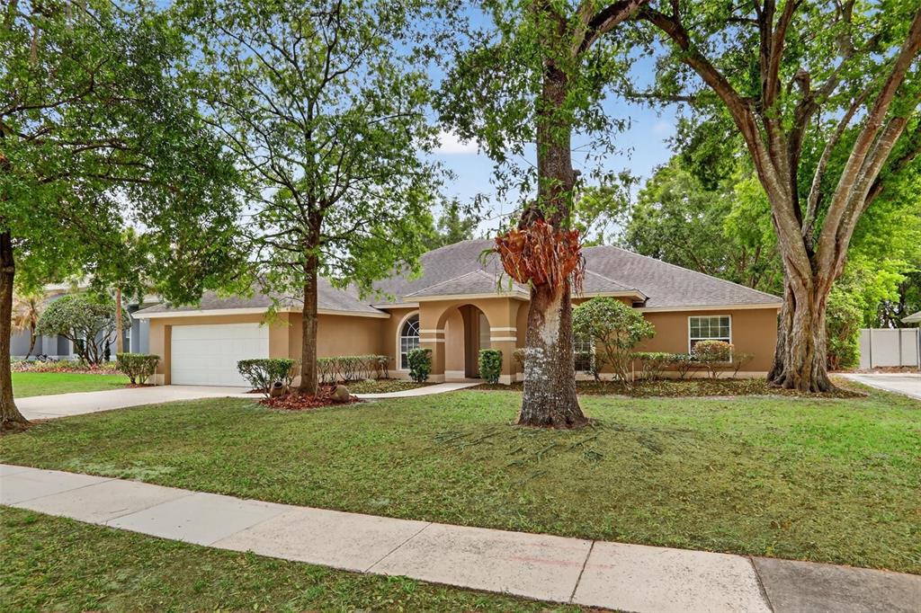 8852 GREAT COVE DRIVE