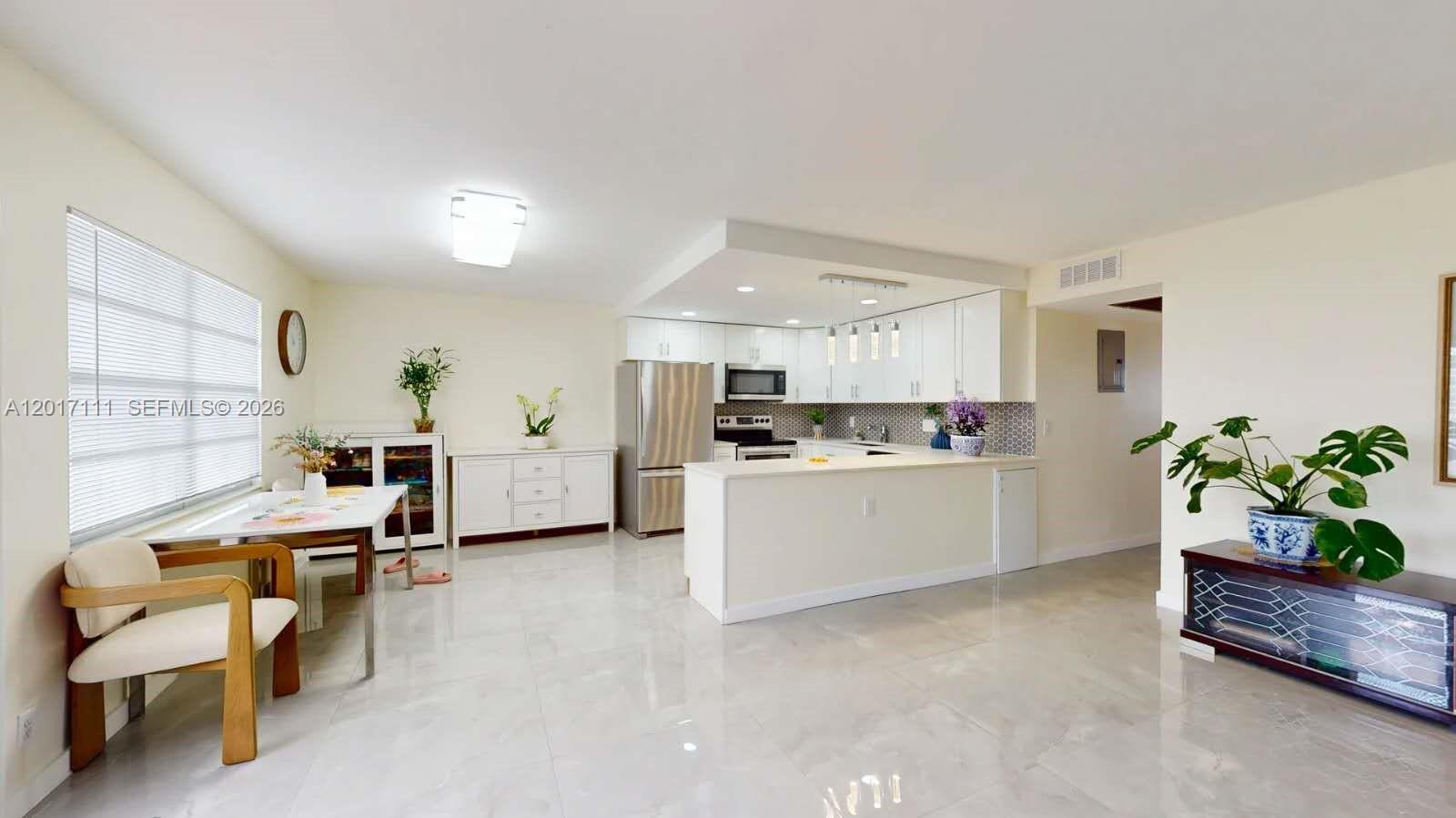 325 Wellington G # G, West Palm Beach FL 33417