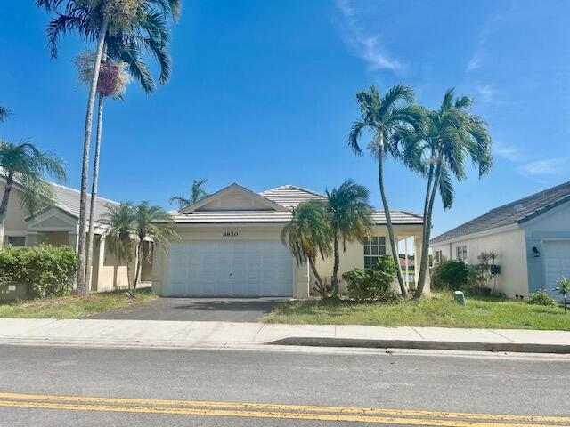 8820 N Lake Park Cir Circle N, Davie FL 33328