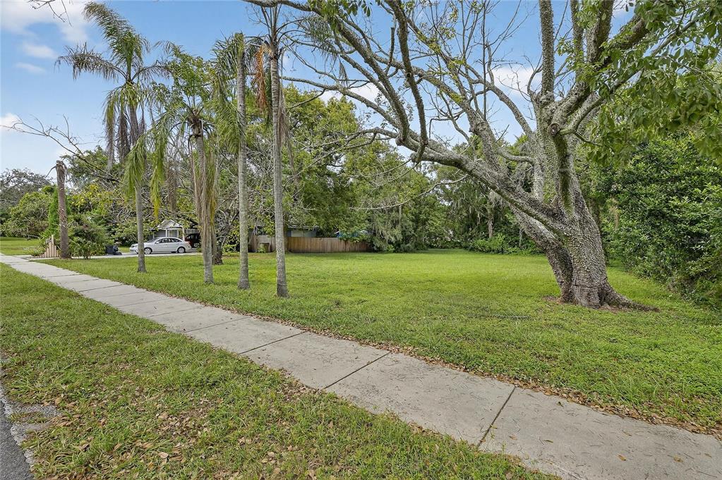 5208 E 122ND AVENUE, TEMPLE TERRACE, FL — photo 3 of 19