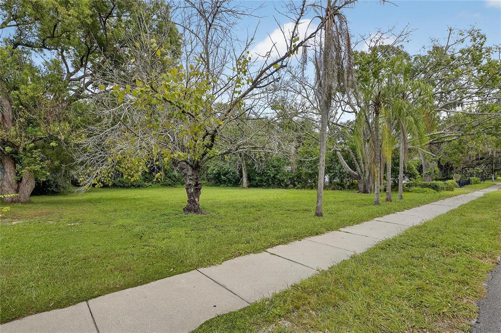 5208 E 122ND AVENUE, TEMPLE TERRACE, FL — photo 4 of 19