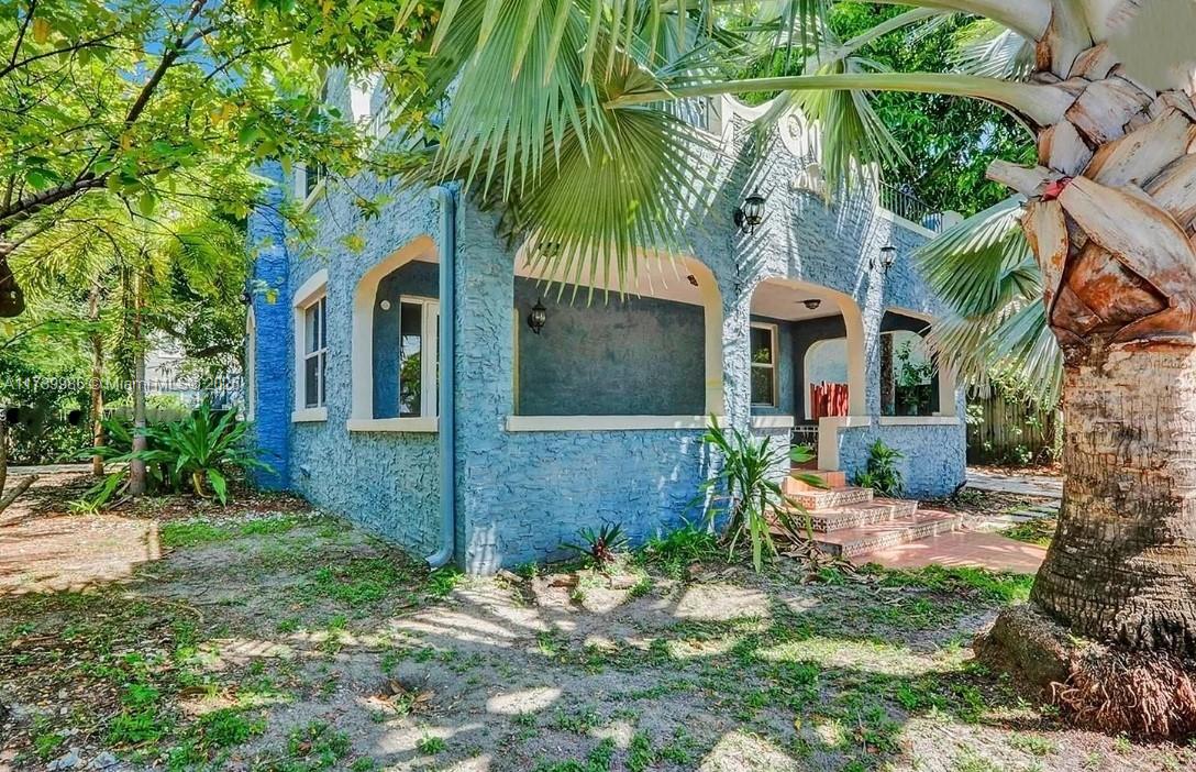 1537 SW 10th St, Miami FL 33135