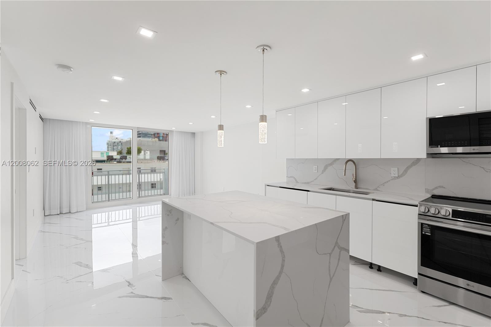 345 Ocean Dr # 708, Miami Beach FL 33139