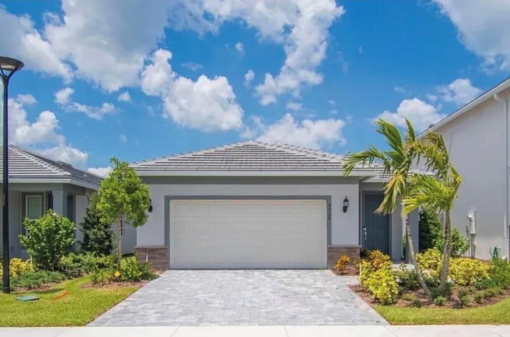 4520 Jolly Roger Manor, Vero Beach FL 32967