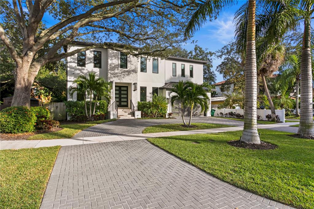 503 W DAVIS BOULEVARD