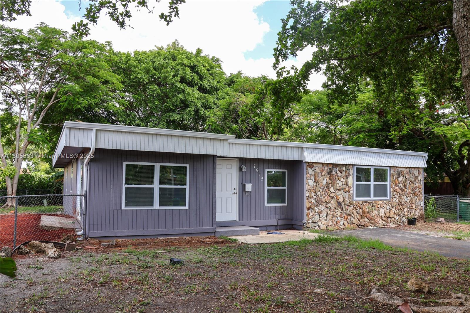 7915 NW 73rd Ave, Tamarac FL 33321