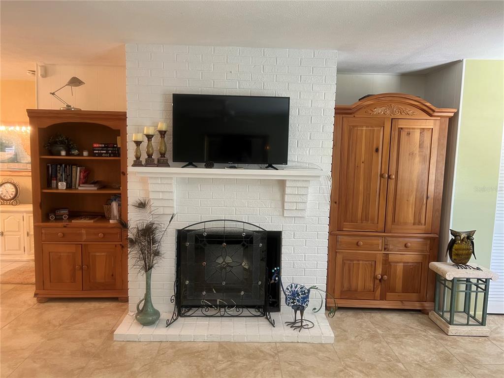 2425 DOUD STREET, SARASOTA, FL — photo 3 of 25