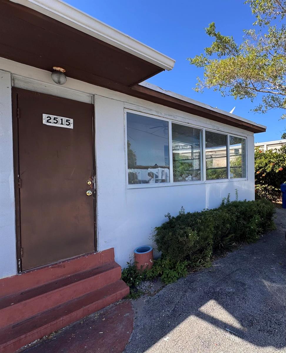 2515 Avenue E, Riviera Beach FL 33404