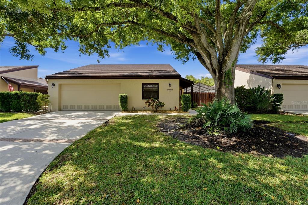 3692 GLEN OAKS MANOR DRIVE