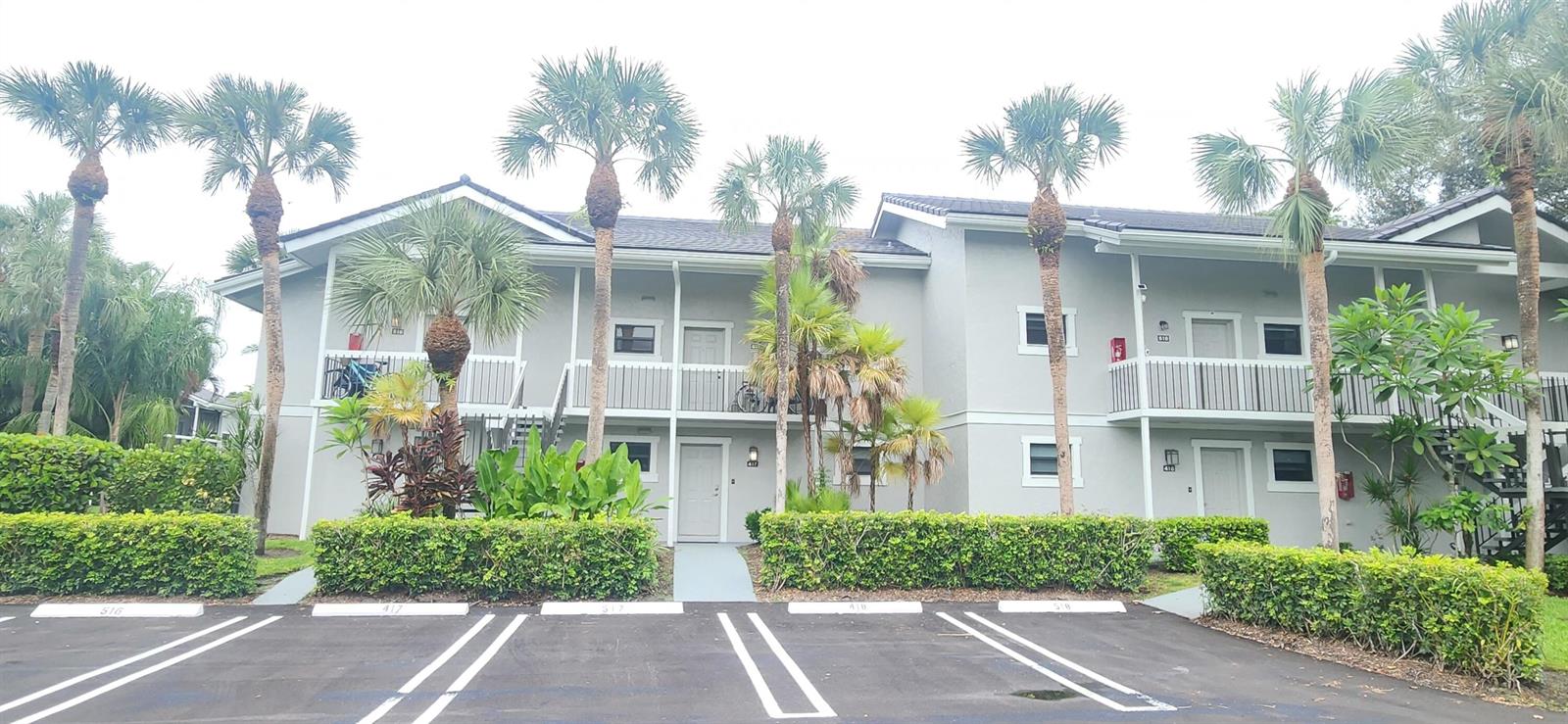 11863 Wimbledon Circle # 416, Wellington FL 33414