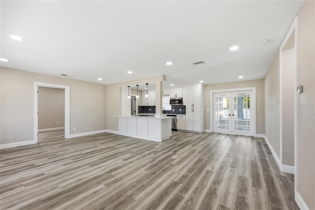 1817 HUNT LANE, CLEARWATER, FL — photo 4 of 30