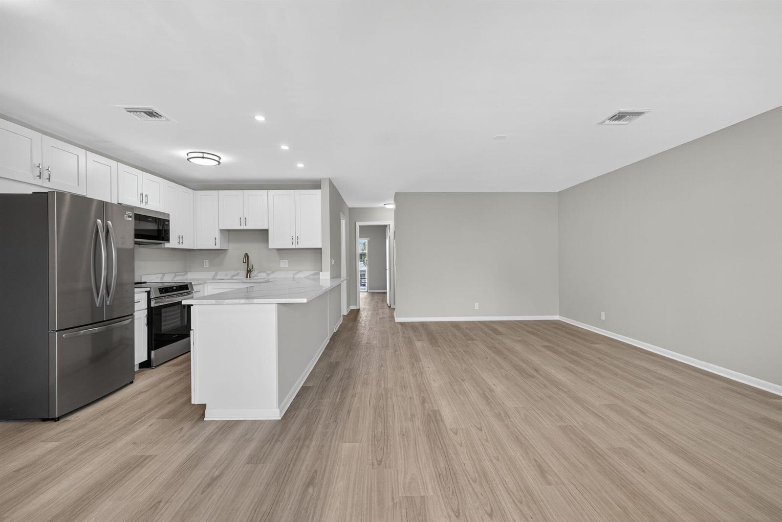 42 Easthampton B, West Palm Beach FL 33417