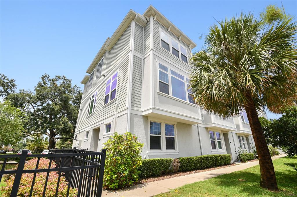 115 N ARRAWANA AVENUE UNIT 1
