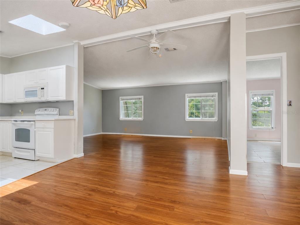 604 TOPSIDE CIRCLE, EDGEWATER, FL — photo 4 of 30
