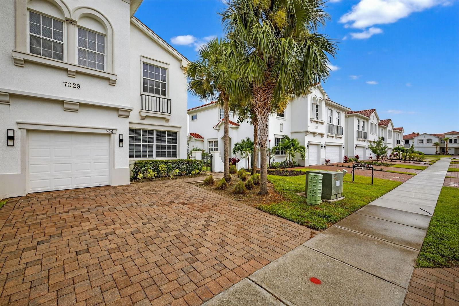 7029 Ambrosia Lane # 606, Naples FL 34119
