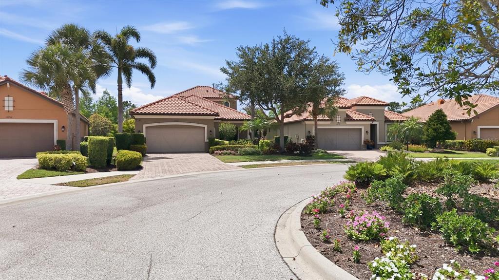 12762 DEL CORSO LOOP, BRADENTON, FL — photo 2 of 30