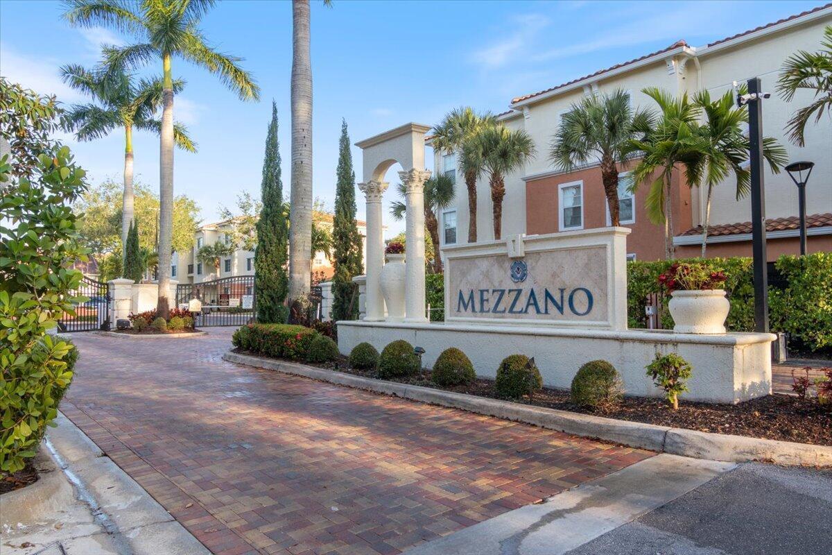 9849 Baywinds Drive # 8304, West Palm Beach FL 33411
