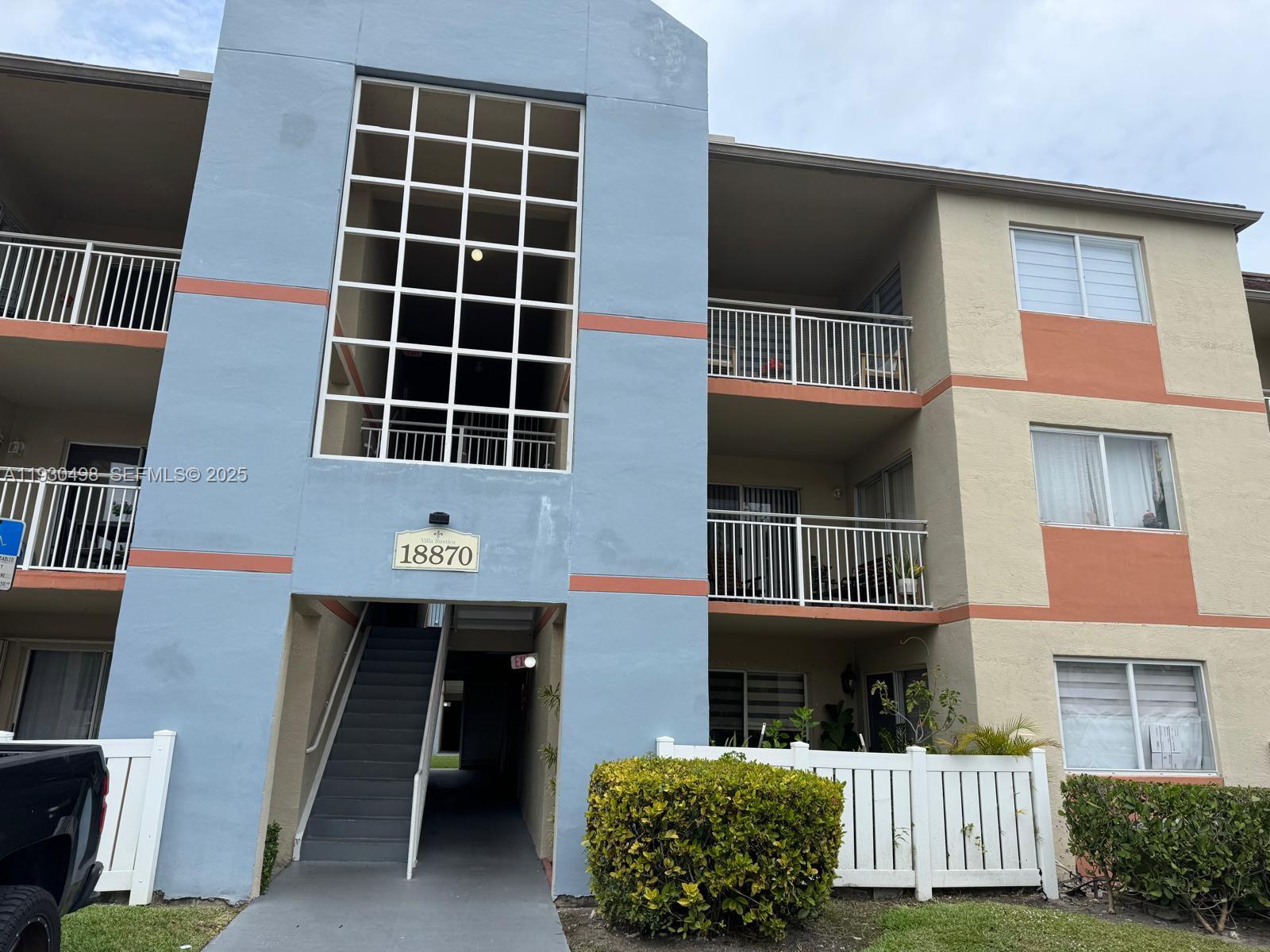 18870 NW 57th Ave # 204, Hialeah FL 33015