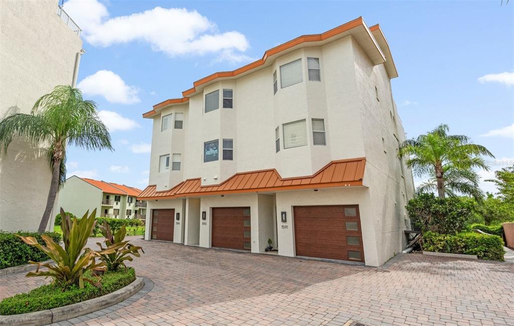 1593 PINELLAS BAYWAY S