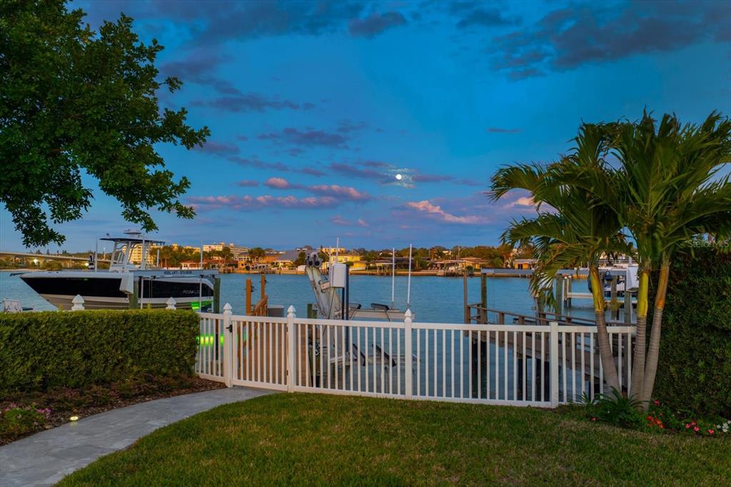 109 DRIFTWOOD LANE, LARGO, FL — photo 3 of 30