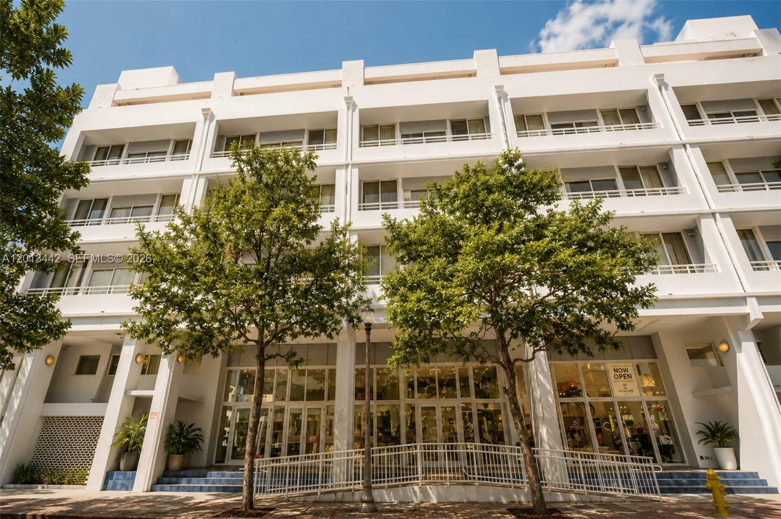 3250 Grand Ave # 307, Miami FL 33133