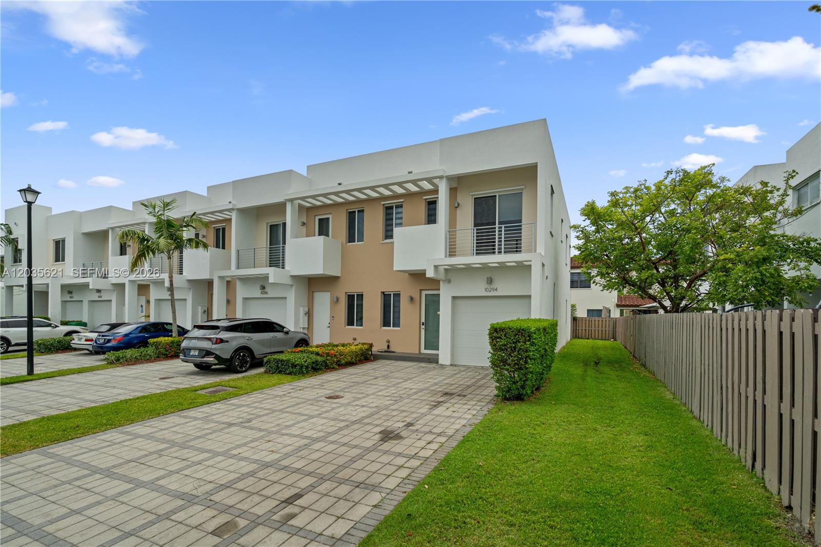 10294 NW 71st Ter, Doral FL 33178