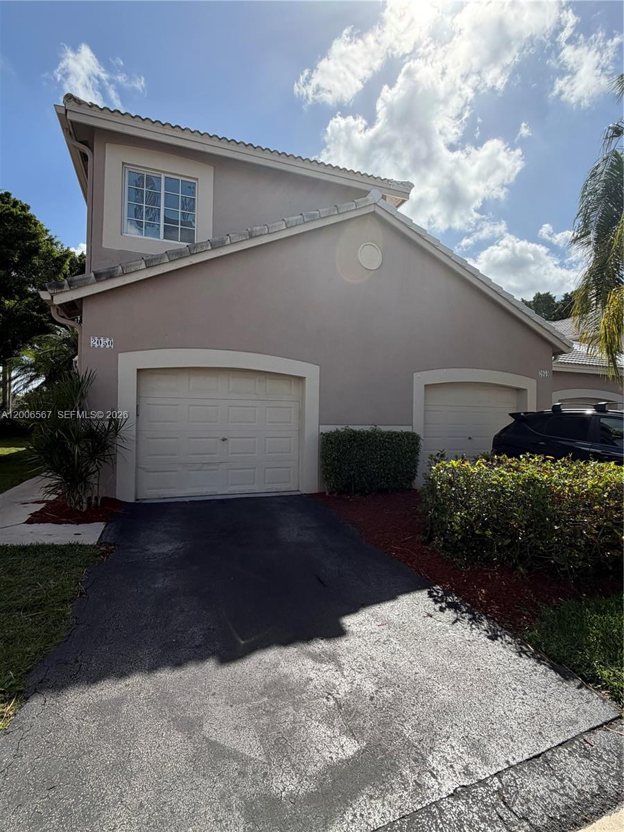 2050 Madeira Dr, Weston FL 33327