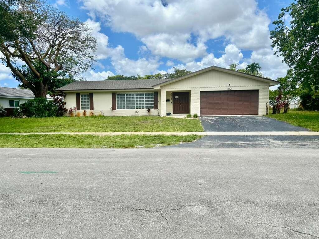 861 NW 72nd Avenue, Plantation FL 33317