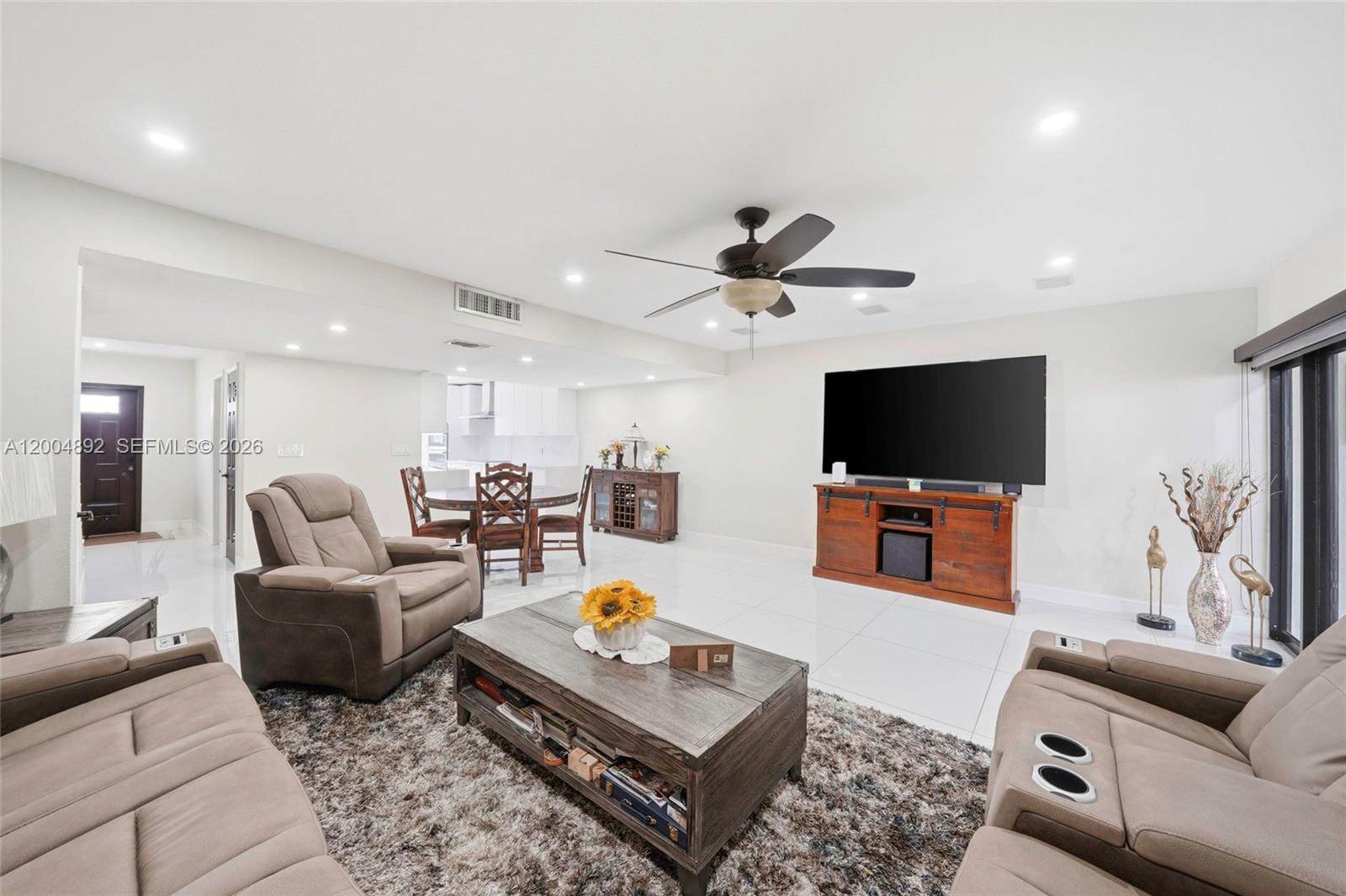 1789 W 72nd St, Hialeah FL 33014