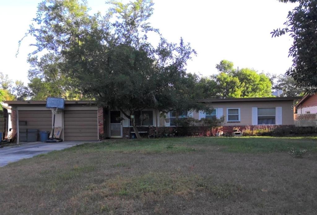 2237 WOODCREST DRIVE