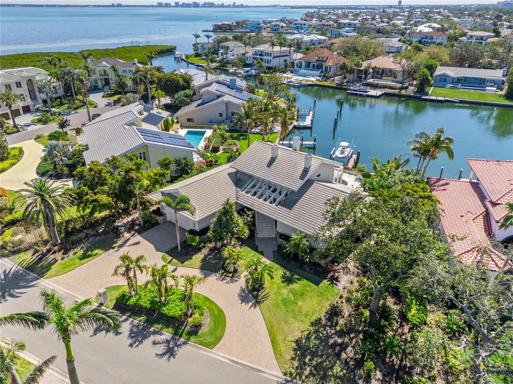 520 HARBOR CAY DRIVE