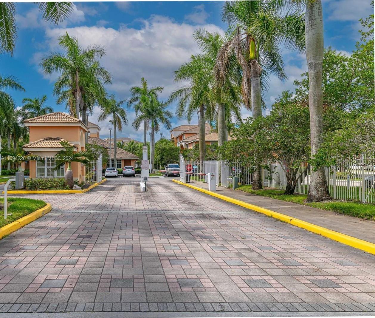 6968 SW 39th St # F207, Davie FL 33314