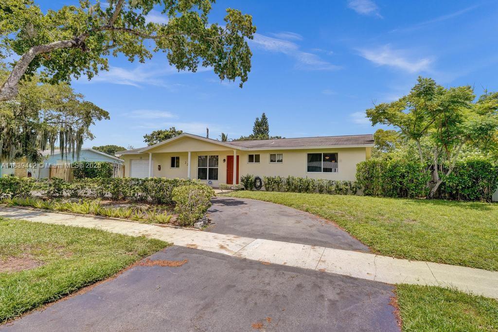 222 SW 52nd Ter, Plantation FL 33317