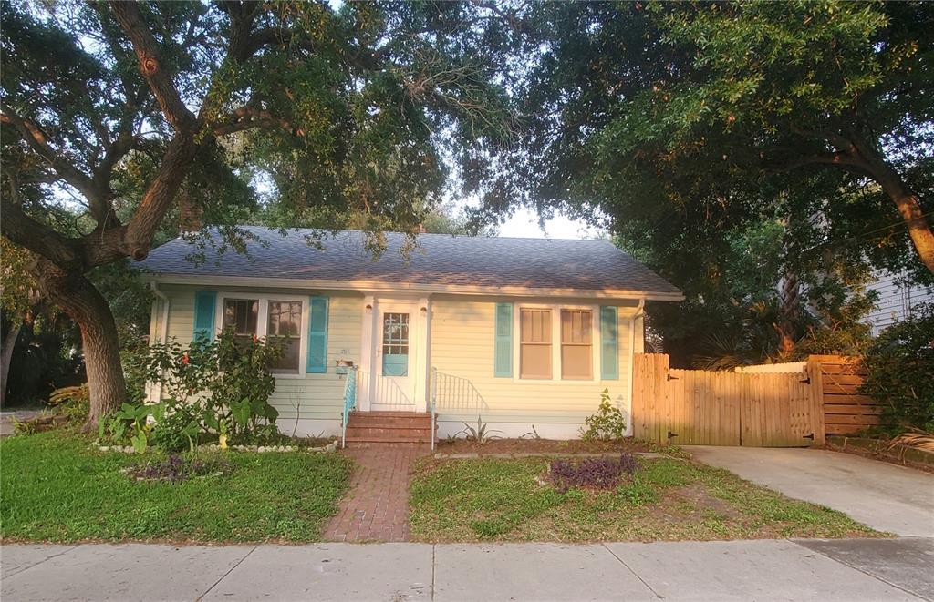 410 N OLEANDER AVENUE
