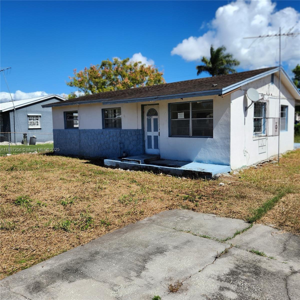 245 SW 11th Ave, South Bay FL 33493
