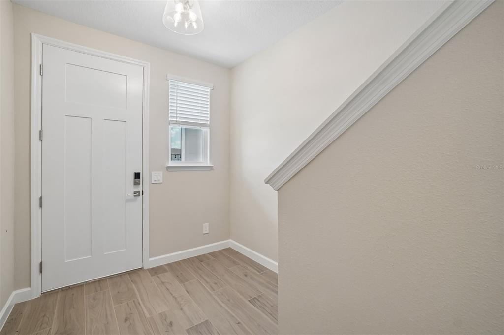 7328 DEER VALLEY CIRCLE, TAMPA, FL — photo 4 of 28